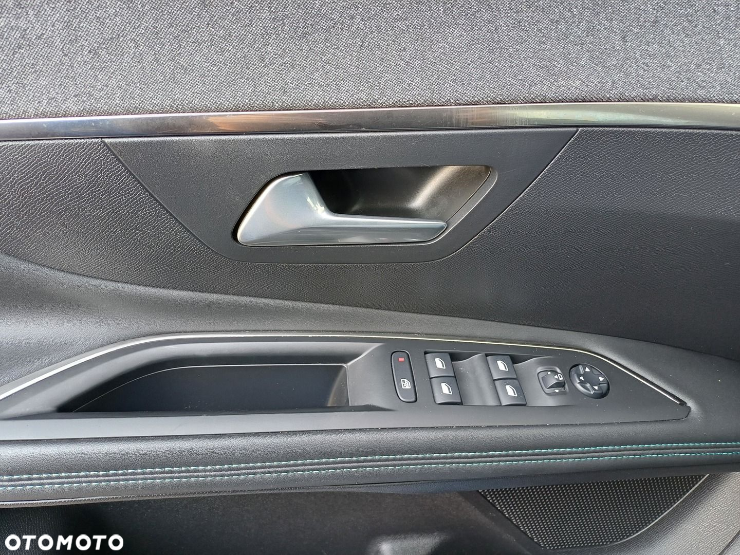 Peugeot 3008 1.2 PureTech Allure Pack S&S EAT8 - 23
