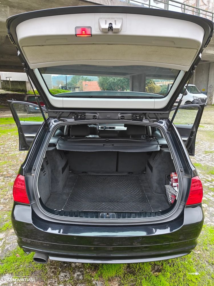 BMW 320 d Touring - 23