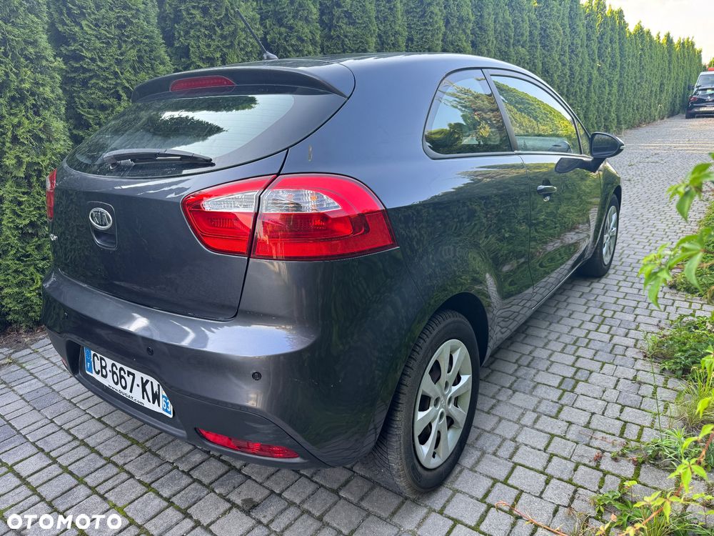 Kia Rio 1.2 Dream Team Edition - 4