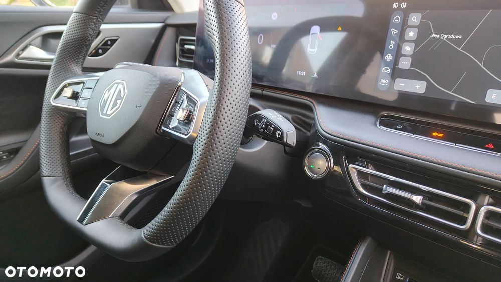 MG HS 1.5 T-GDI Excite DCT - 17