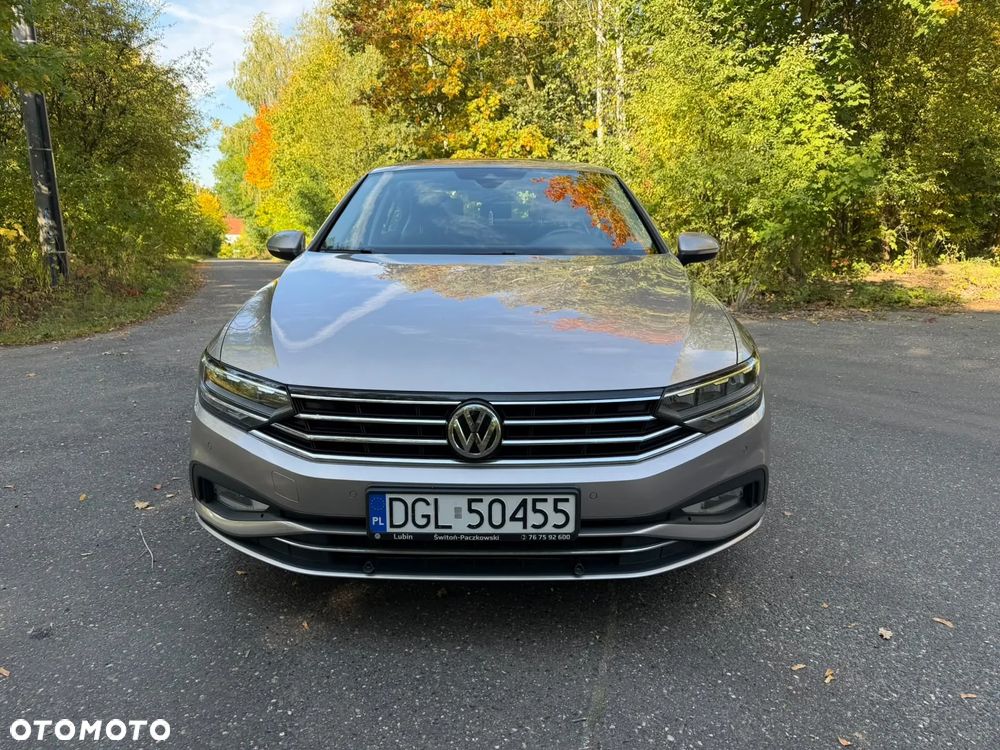Volkswagen Passat - 2