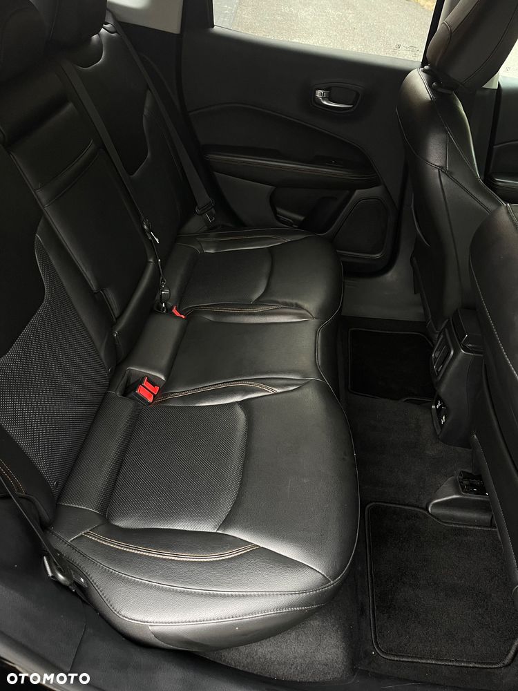 Jeep Compass - 10