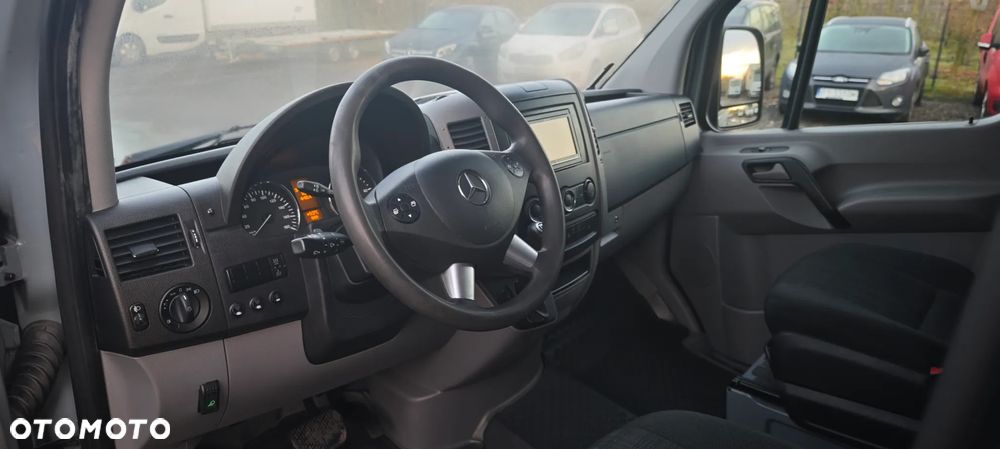 Mercedes-Benz Sprinter - 8