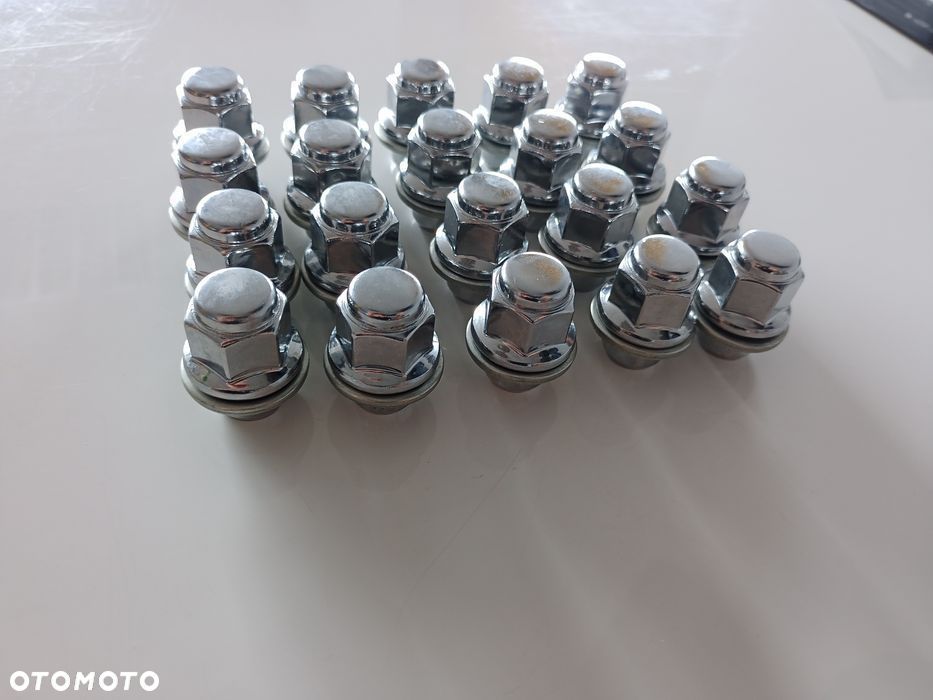 Nakrętki Kół Aluminiowych Toyota Camry Auris Corolla Rav4 Org Komplet - 4