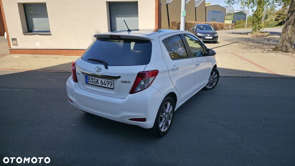 Toyota Yaris 1.33 Premium - 6