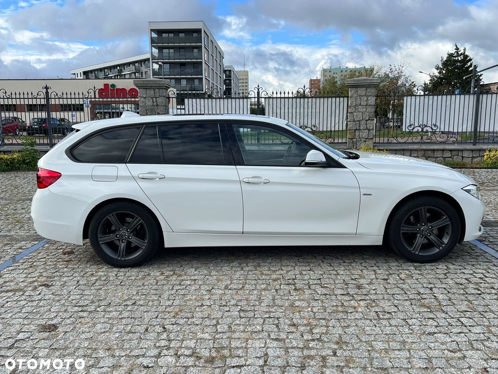 BMW Seria 3 320d xDrive Luxury Line sport - 13