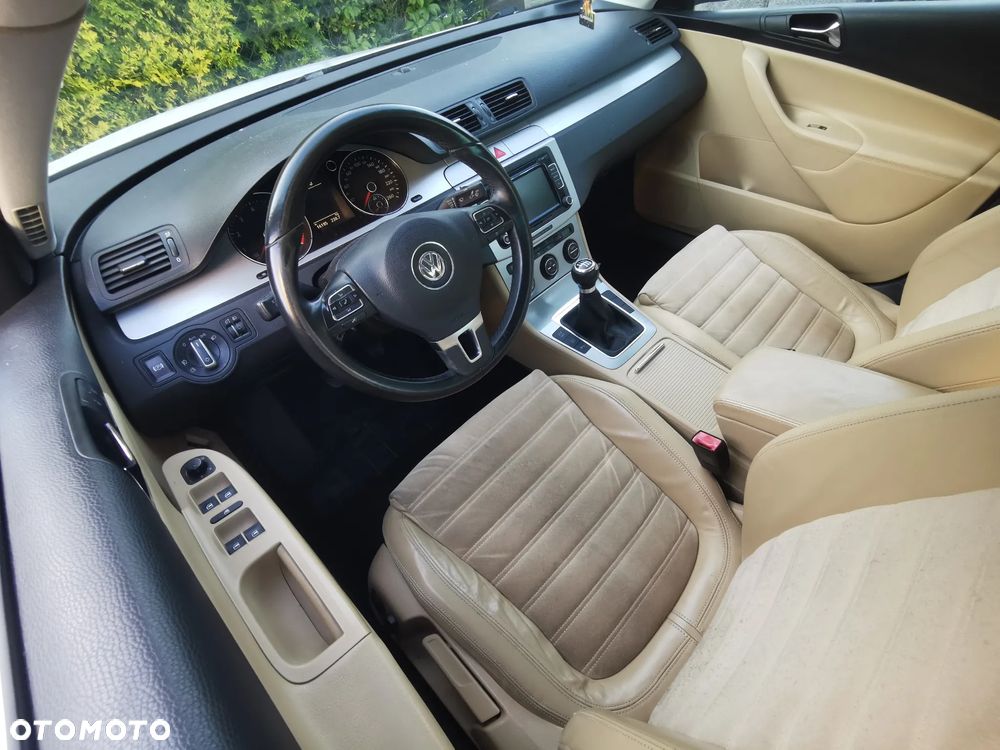 Volkswagen Passat - 5