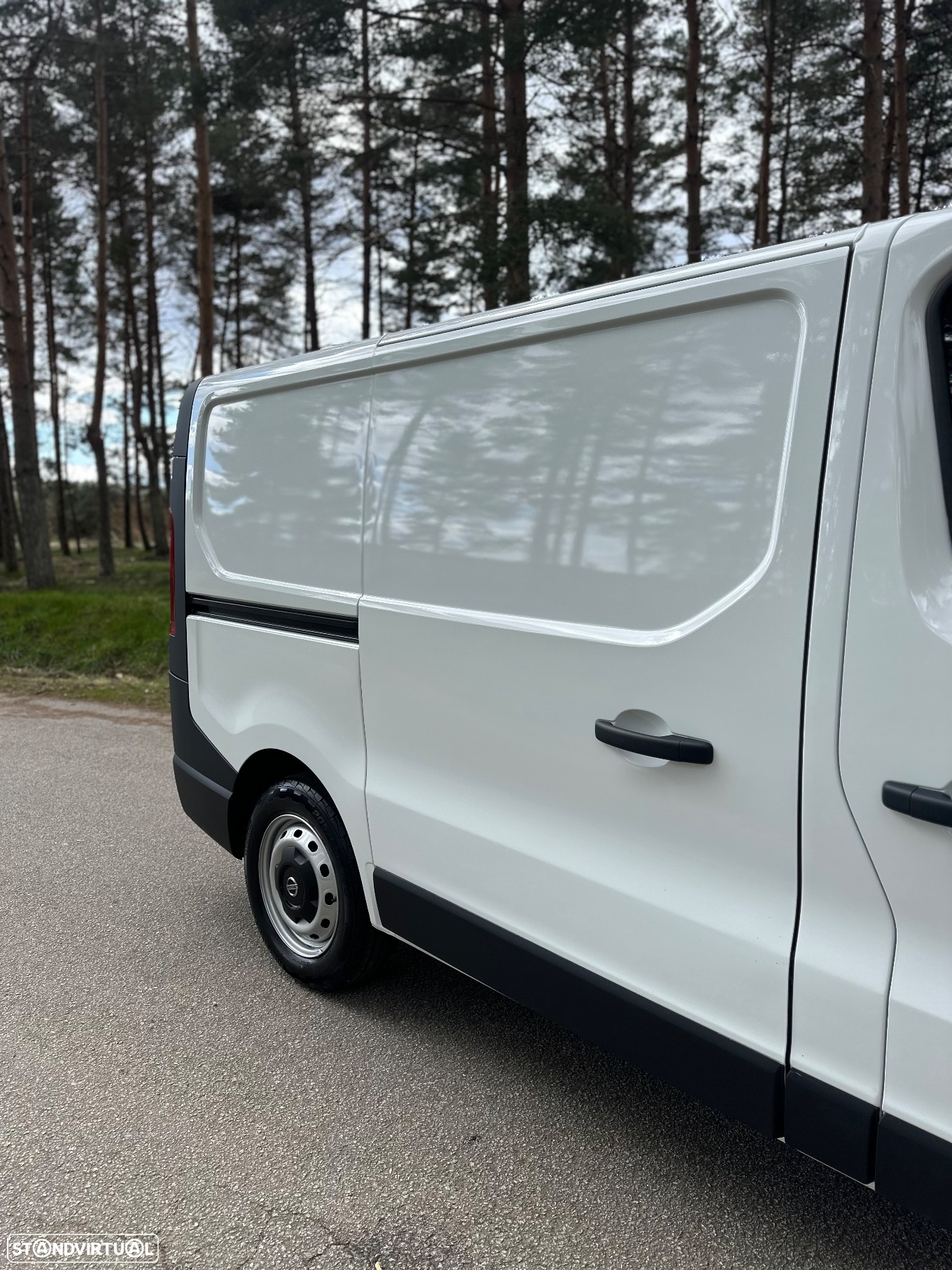 Nissan NV300 - 10