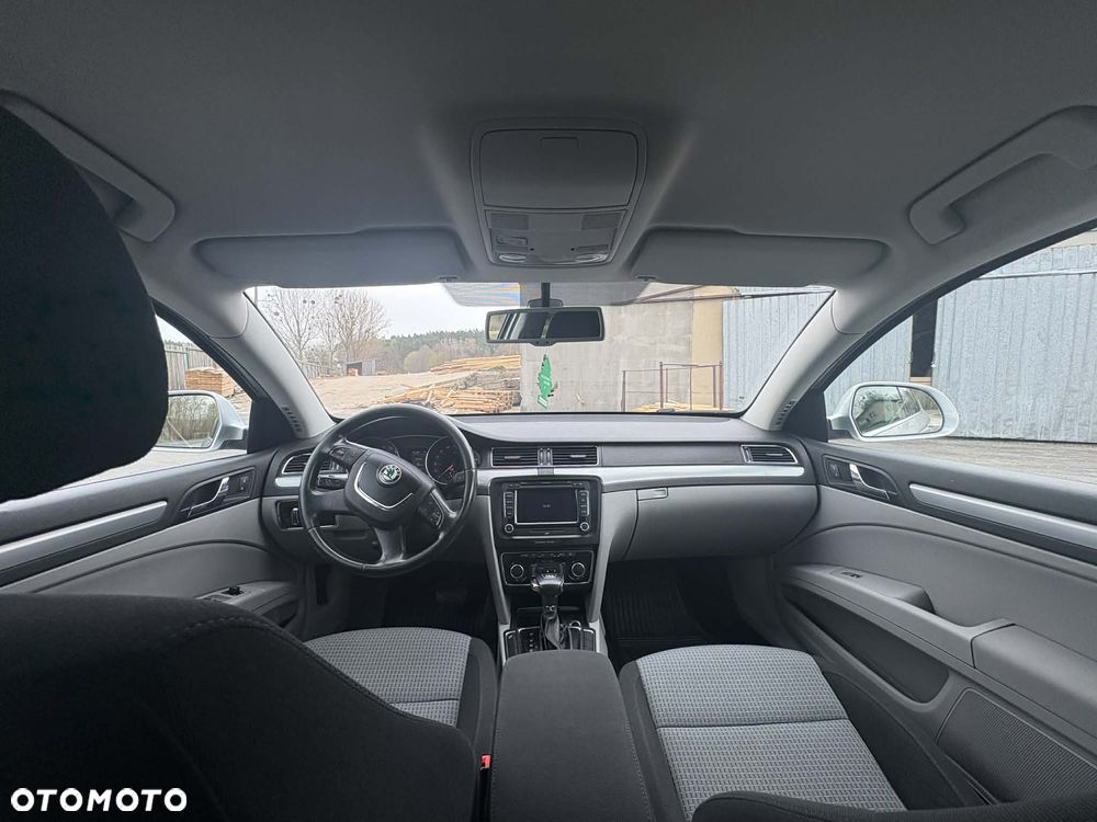 Skoda Superb 2.0 TDI Ambition DSG - 16