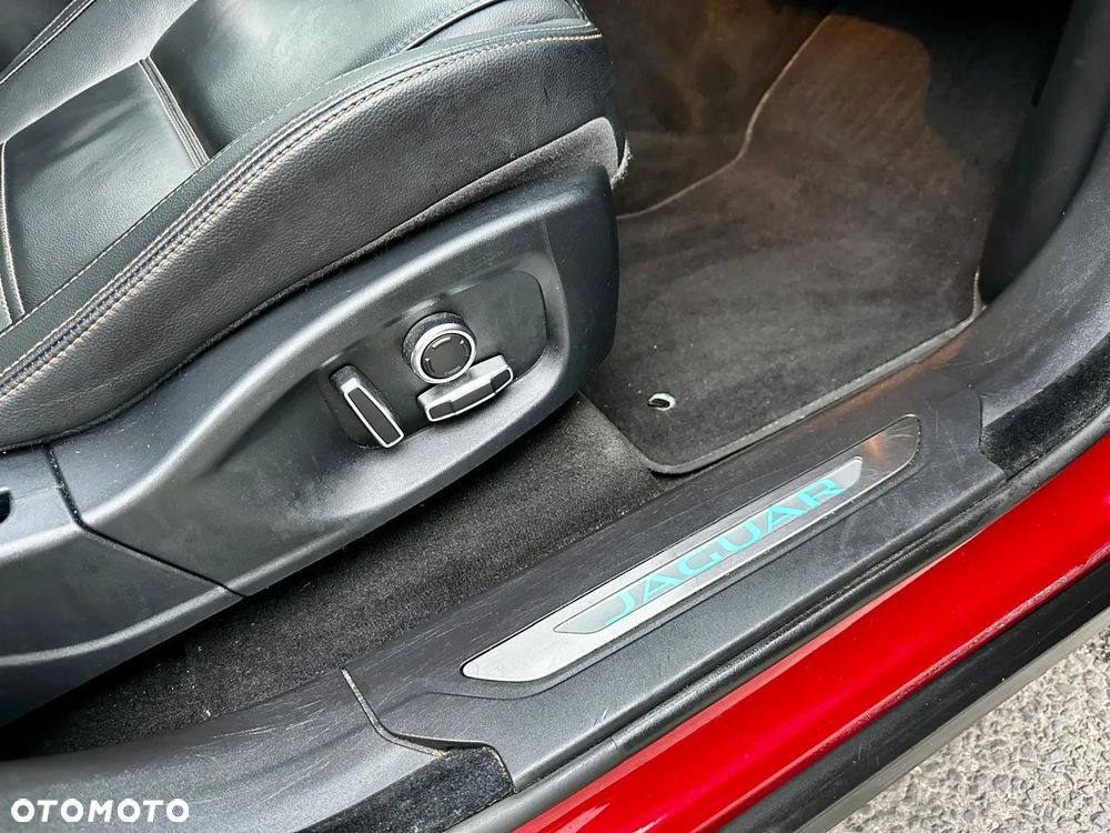 Jaguar F-Pace 2.0 i4D AWD Prestige - 17