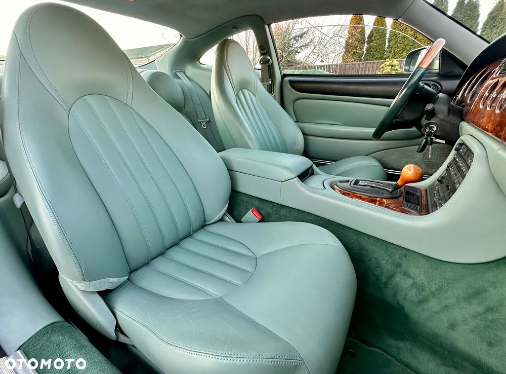 Jaguar XK8 Coupe - 26