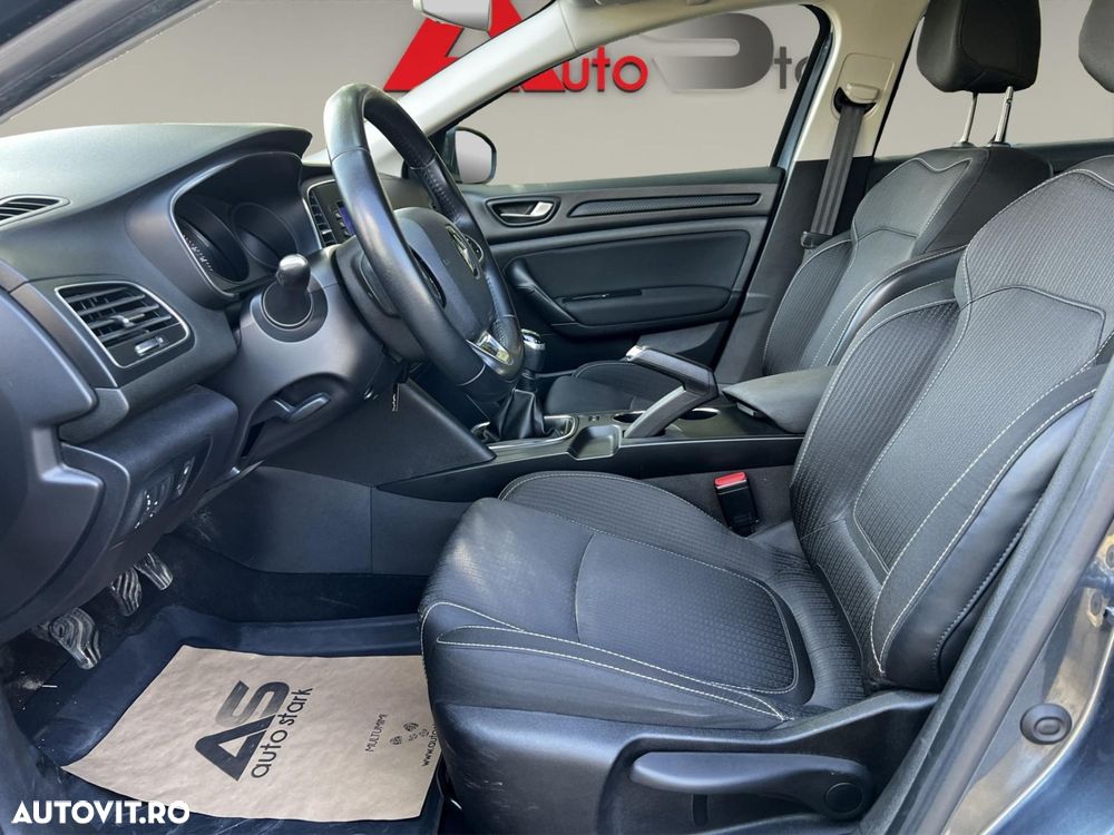 Renault Megane TCe 140 GPF Life - 13