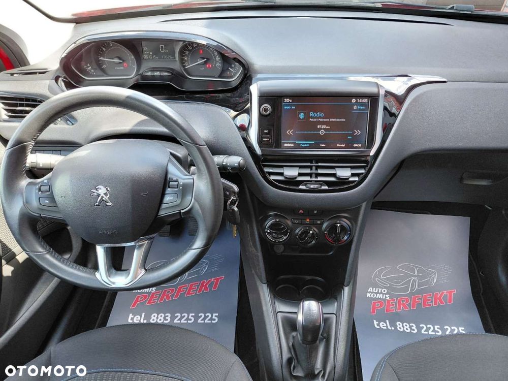 Peugeot 208 - 18