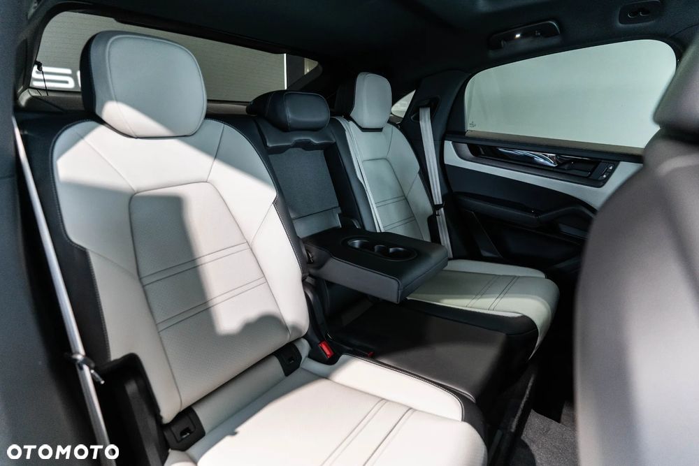 Porsche Cayenne S E-Hybrid PHEV Black Edition - 11