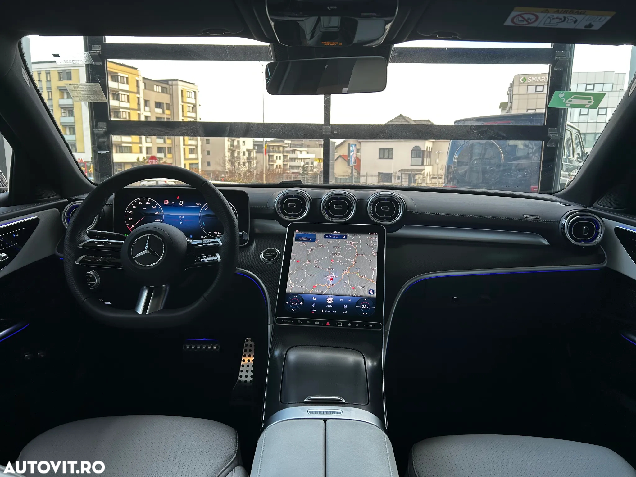Mercedes-Benz C 300 e 4Matic 9G-TRONIC AMG Line - 13