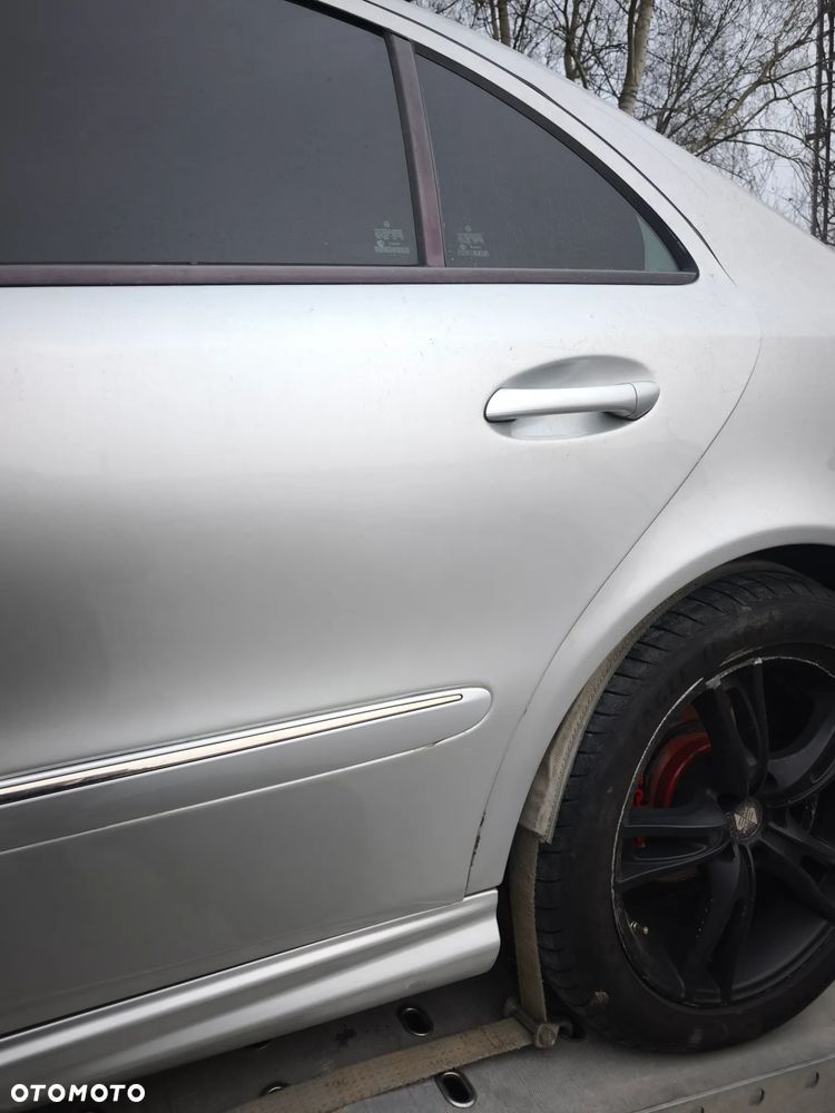 Drzwi lewy lewe tył Mercedes w211 srebrne c775 - 6