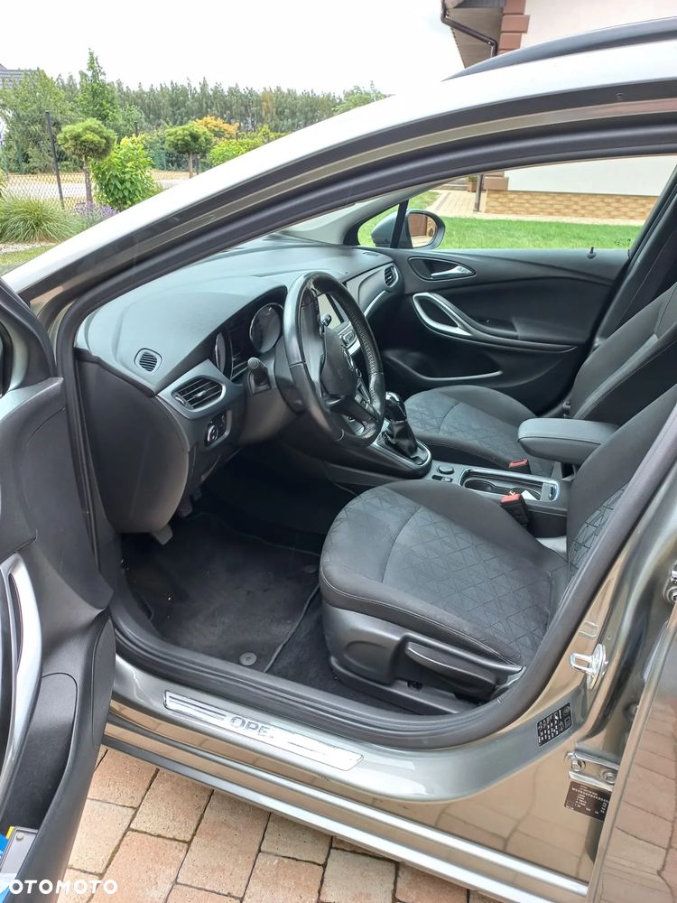 Opel Astra 1.4 Turbo 120 Jahre - 5