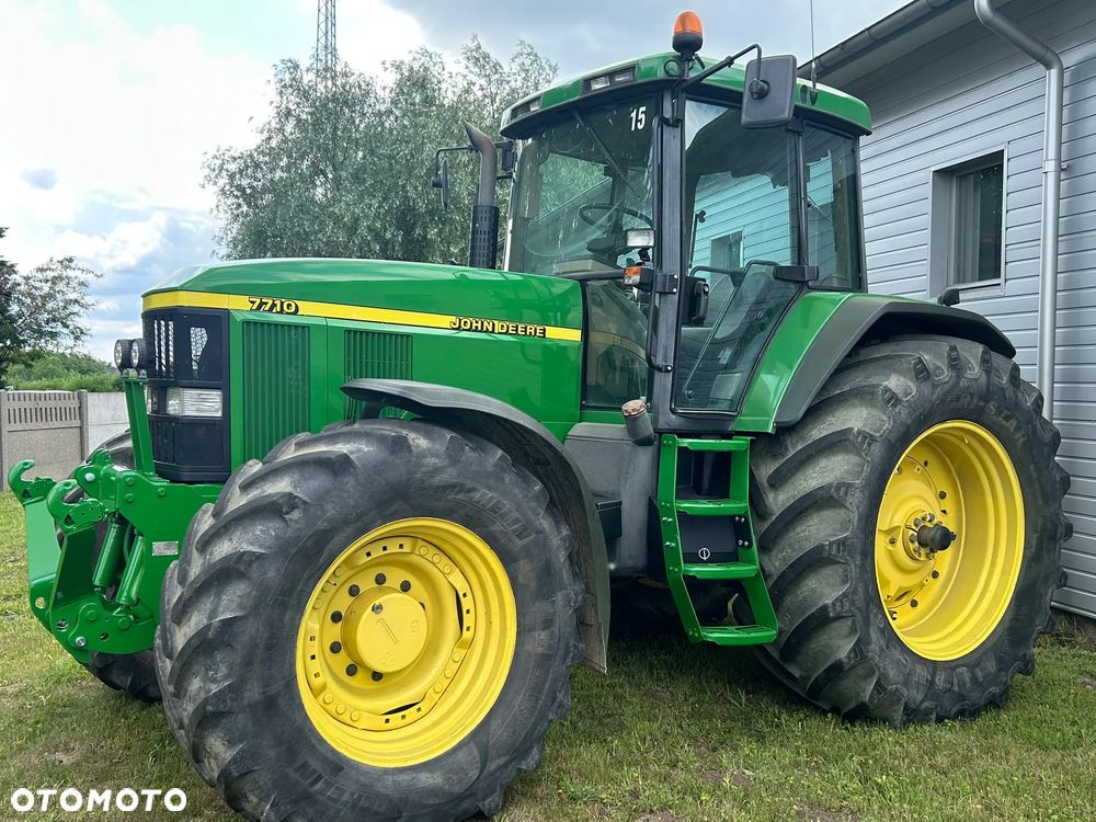 John Deere 7710