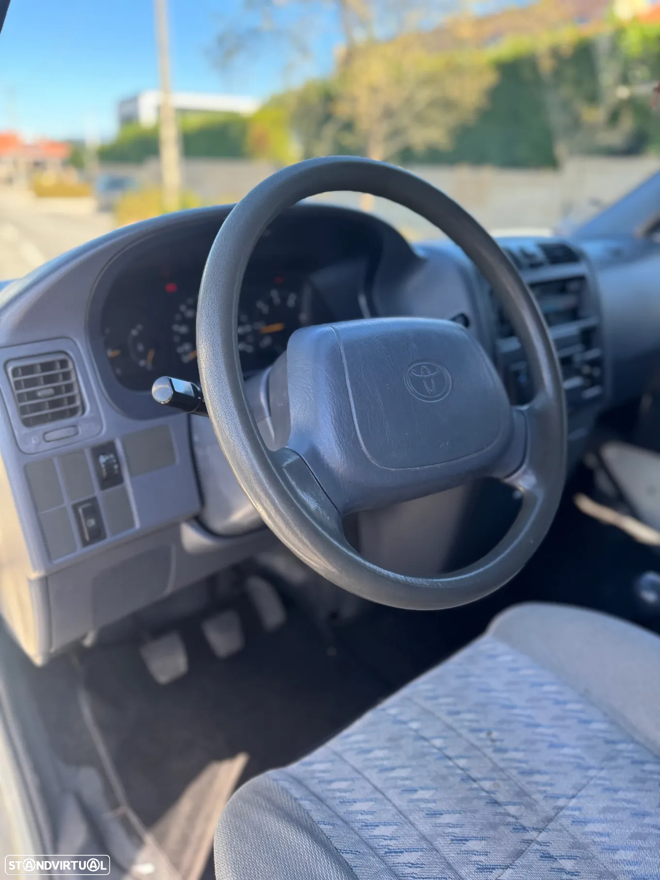 Toyota HiAce 2.4 D LXH12LB - 12