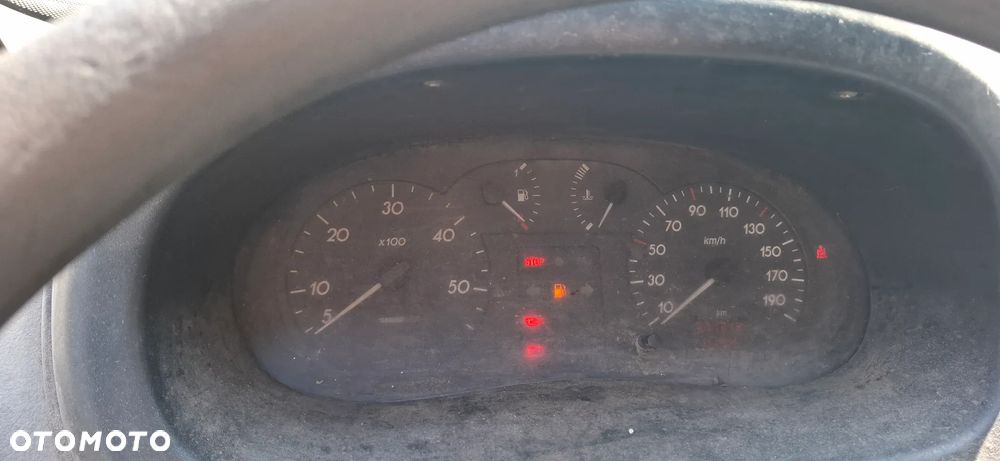 Renault Master 1,9 na części - 25