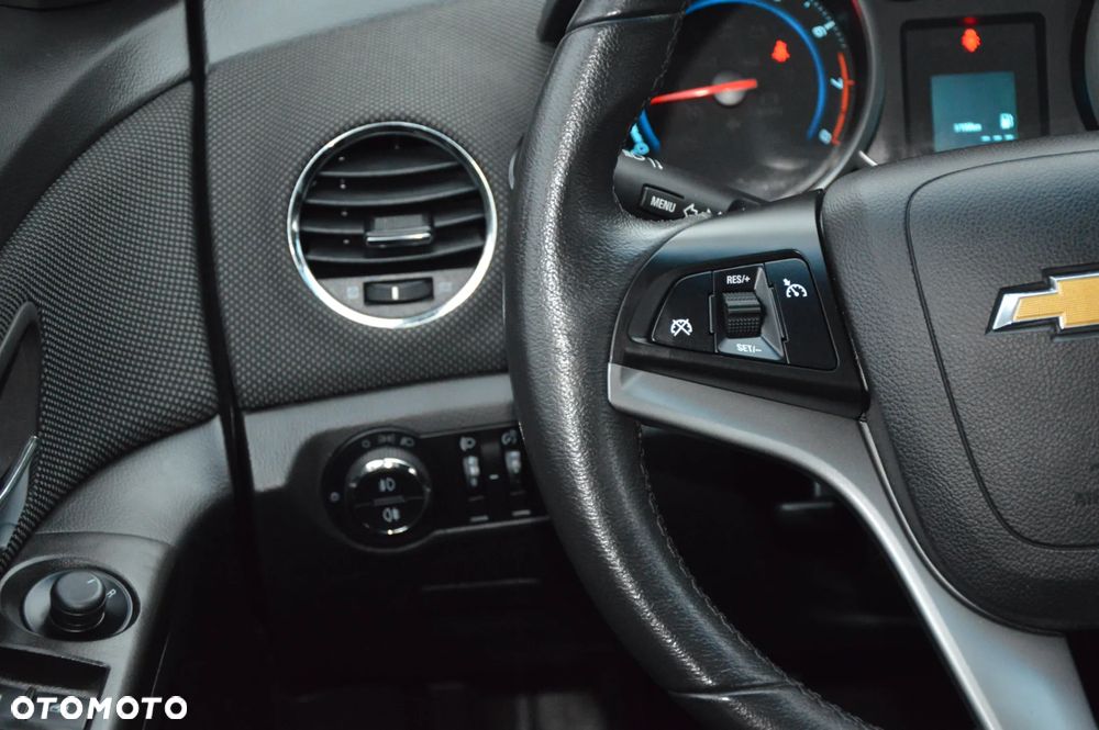 Chevrolet Cruze 1.8 LT+ - 23