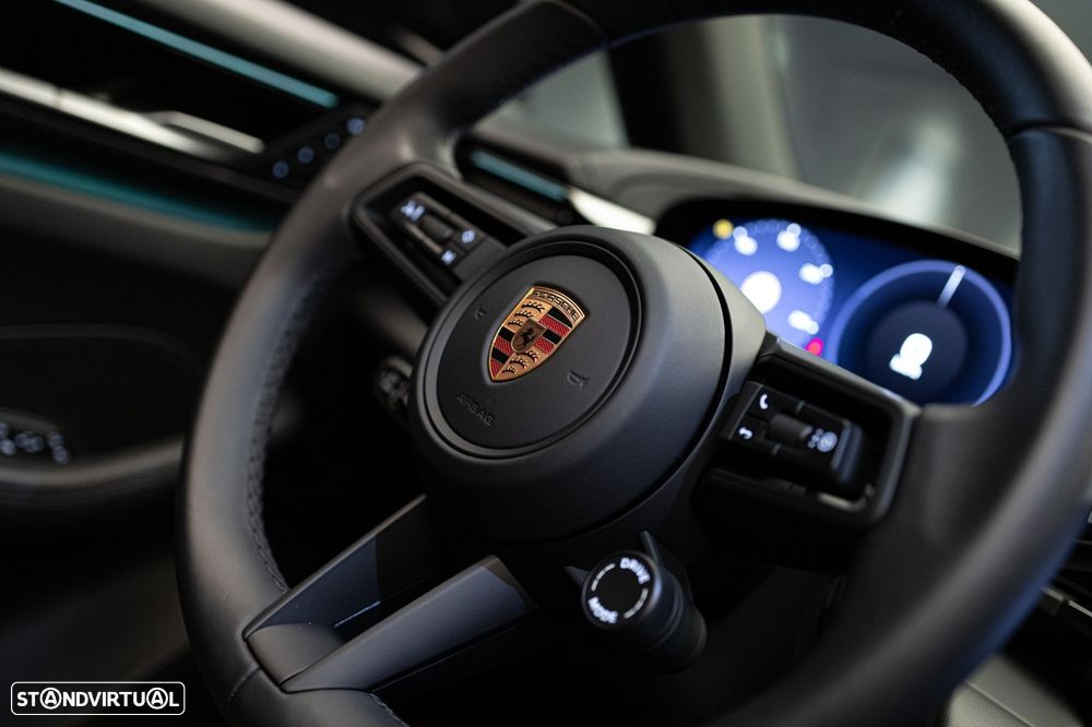 Porsche Macan Electric 4 - 46