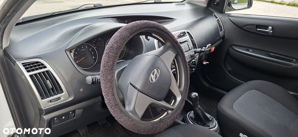 Hyundai i20 1.25 Classic + - 14