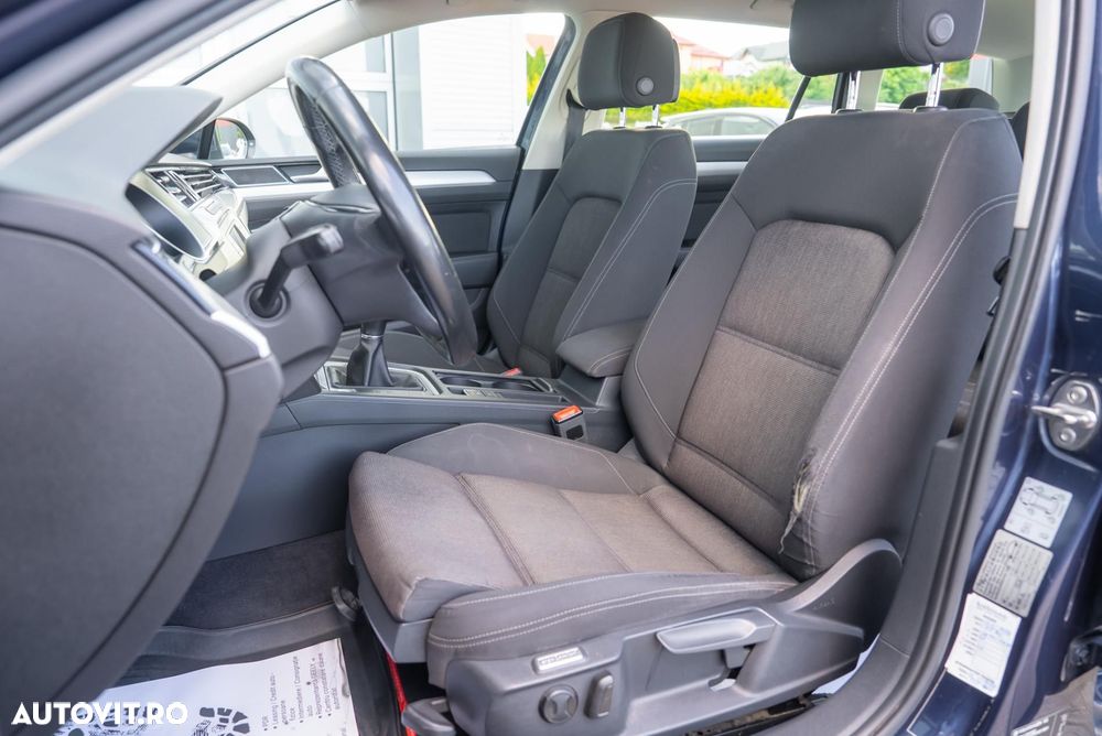 Volkswagen Passat 1.6 TDI SCR BlueMotion Trendline - 21