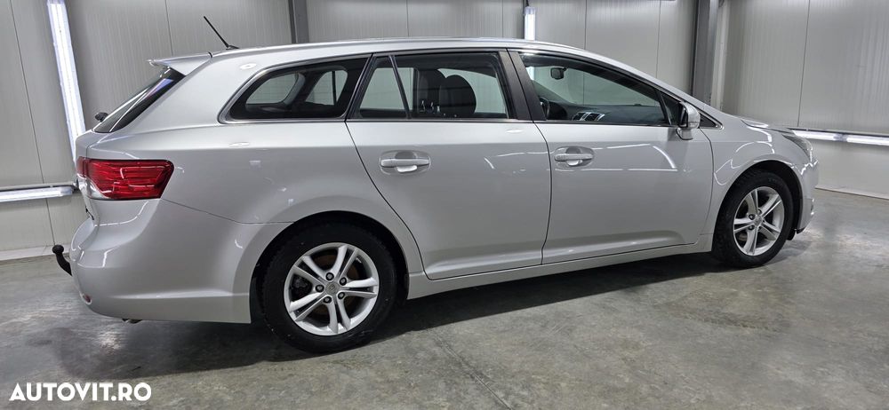 Toyota Avensis 2.0 D-4D - 18