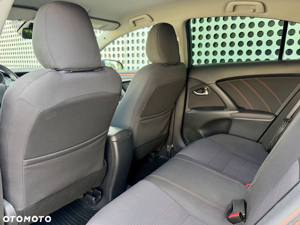 Toyota Avensis 1.8 Business Edition - 19