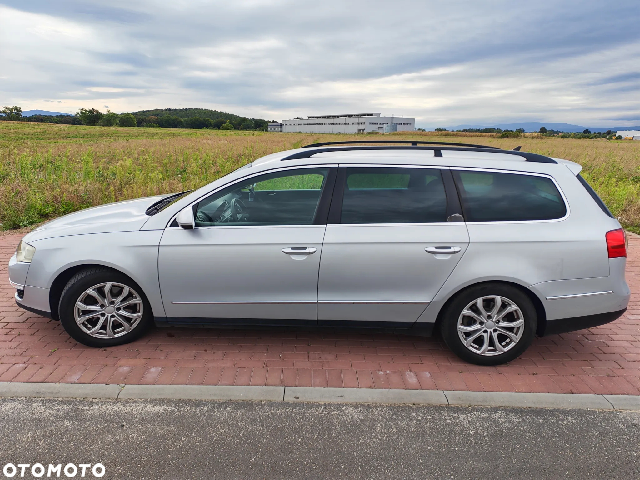 Volkswagen Passat 2.0 TDI Comfortline - 8
