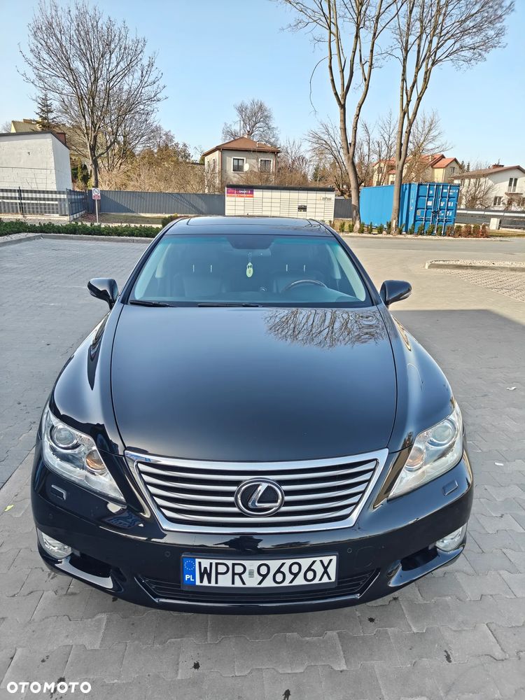 Lexus LS - 1