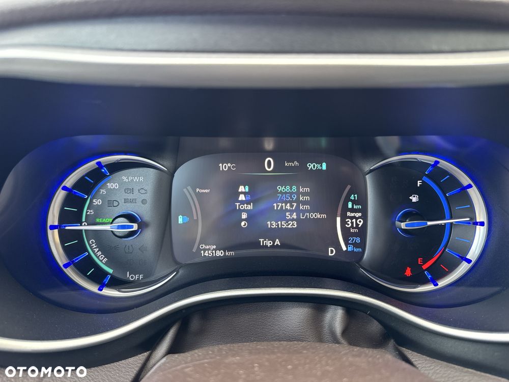 Chrysler Pacifica - 8