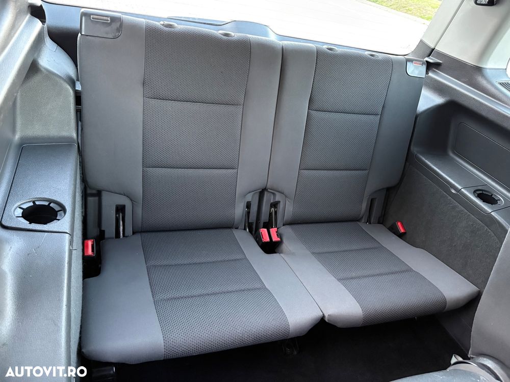 Volkswagen Touran 1.6 TDI DPF BlueMotion Technology STYLE - 9