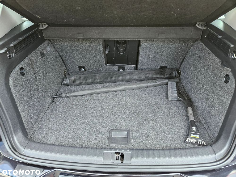 Volkswagen Tiguan - 12