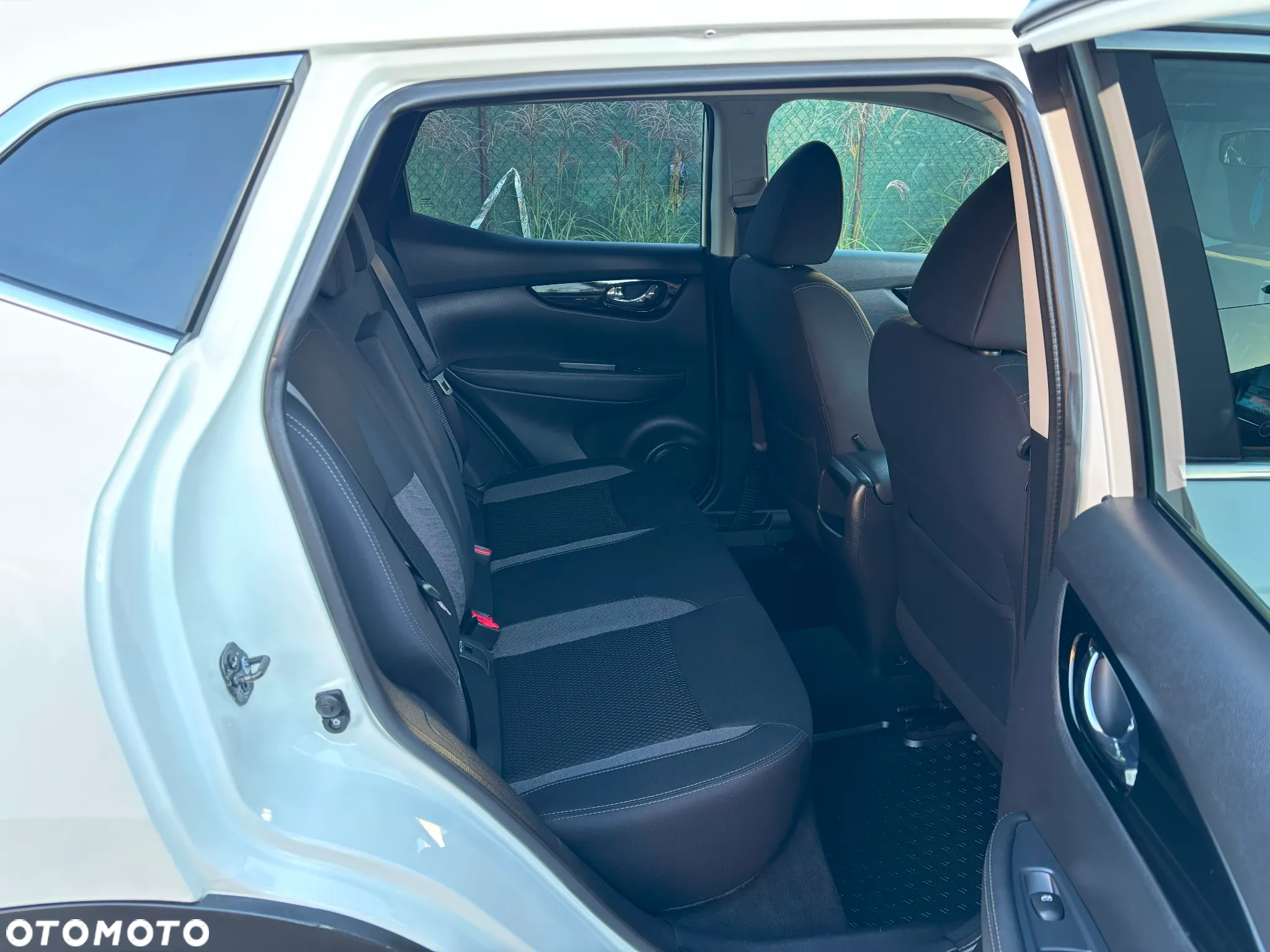 Nissan Qashqai 1.3 DIG-T N-Connecta - 36