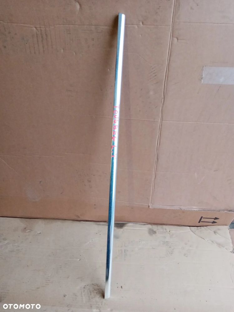 Listwa zgarniająca drzwi lewy tył VW Touareg - 2