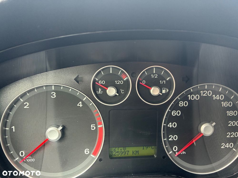 Ford Focus C-Max 2.0 TDCi Ghia - 6