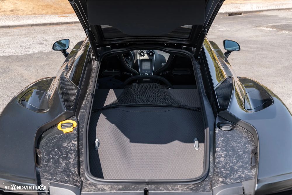 McLaren GT - 16