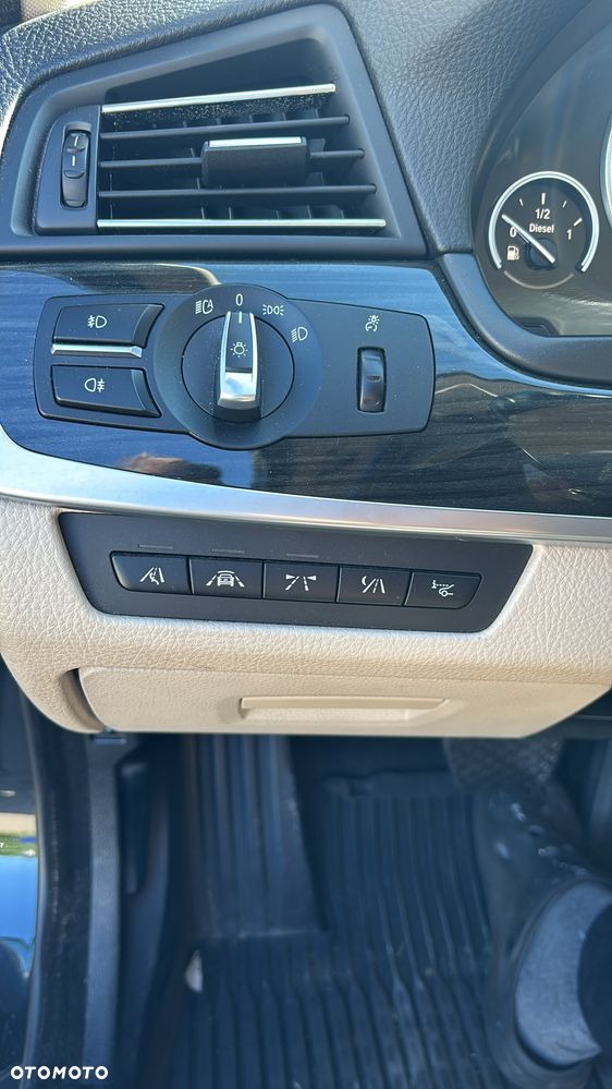 BMW Seria 5 530d xDrive Luxury Line - 9