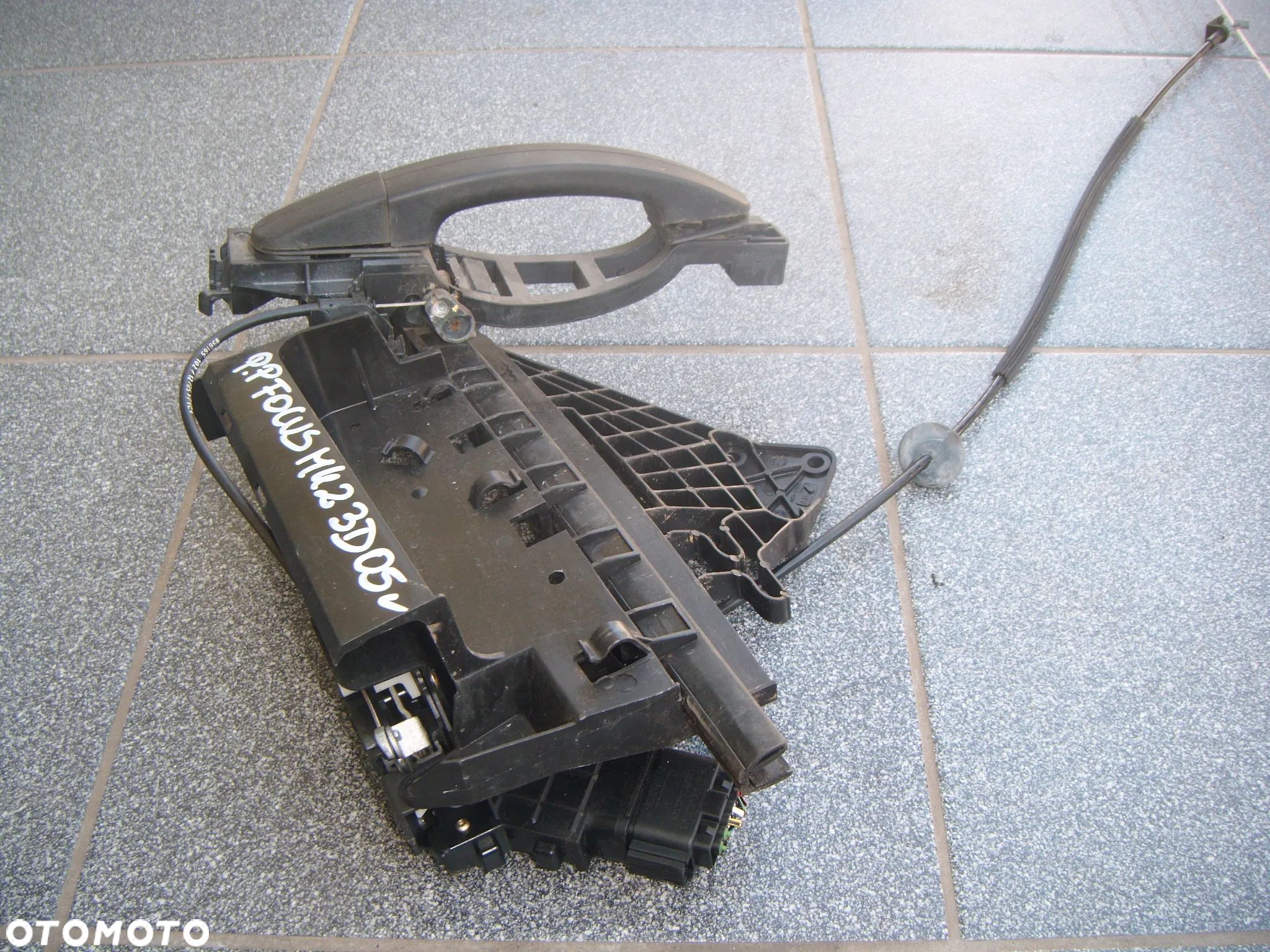 ford focus mk2 3d  05r zamek drzwi prawych z klamką - 1