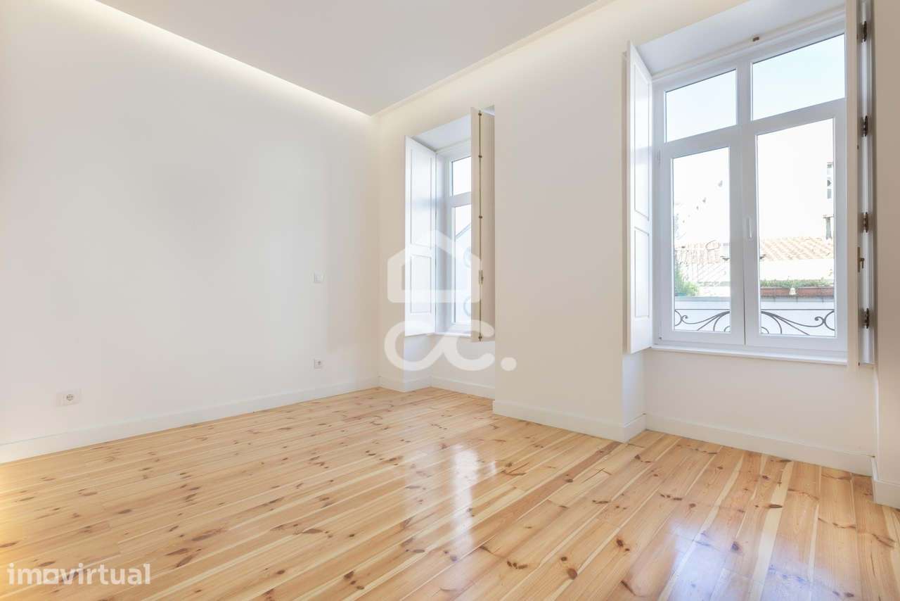 Apartamento T5 Remodelado! - Grande imagem: 2/10