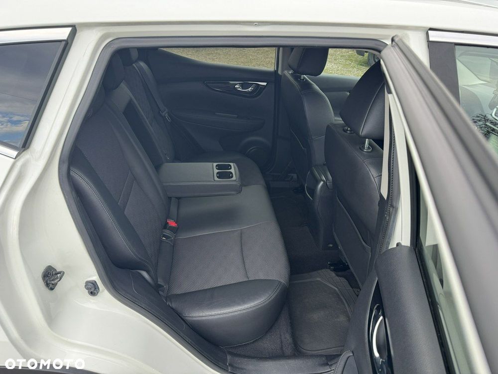 Nissan Qashqai 1.2 DIG-T Xtronic TEKNA - 17