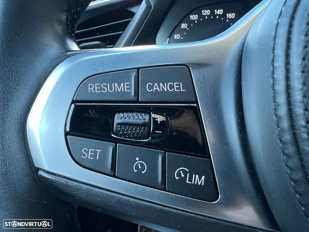 BMW 116 d Pack Desportivo M - 41