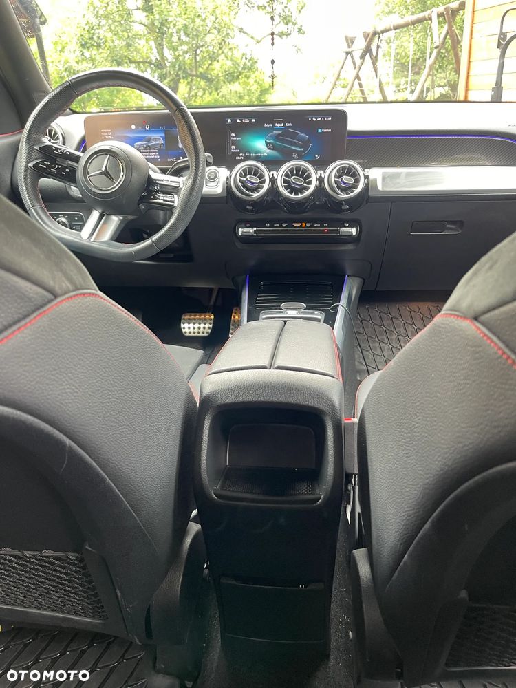 Mercedes-Benz GLB 200 d AMG Line 8G-DCT - 12