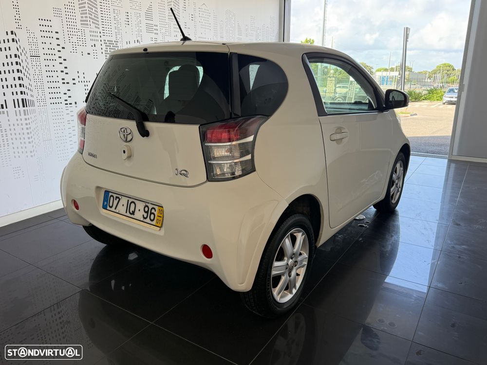 Toyota iQ 1.0 VVT-i - 4