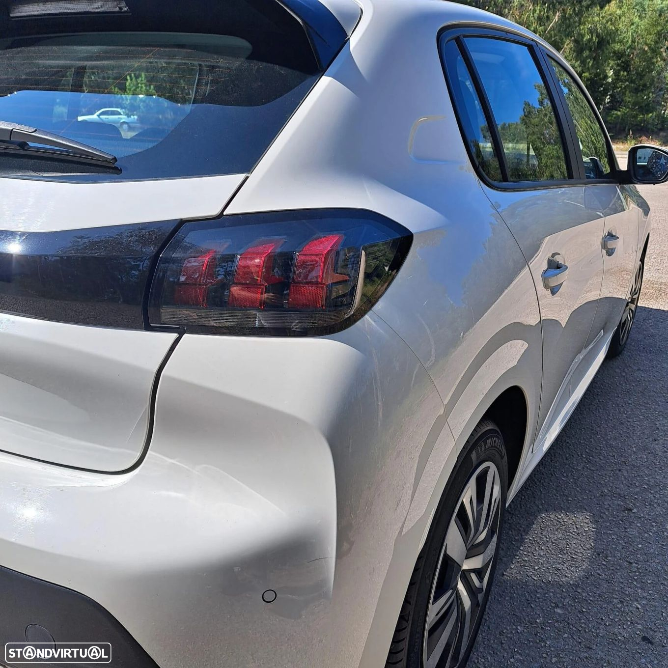 Peugeot 208 PureTech 100 EAT8 Active Pack - 10
