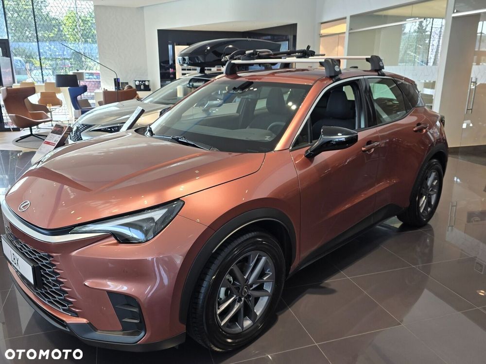 Lexus LBX 1.5 Hybrid - 2