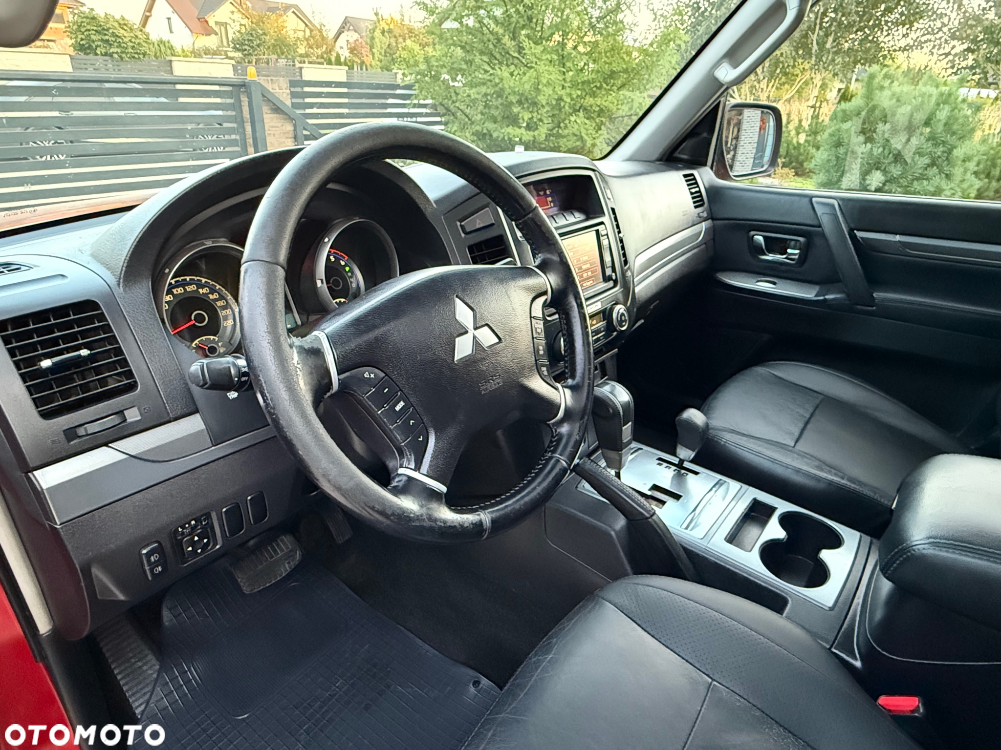 Mitsubishi Pajero 3.2 DID Intense + - 31