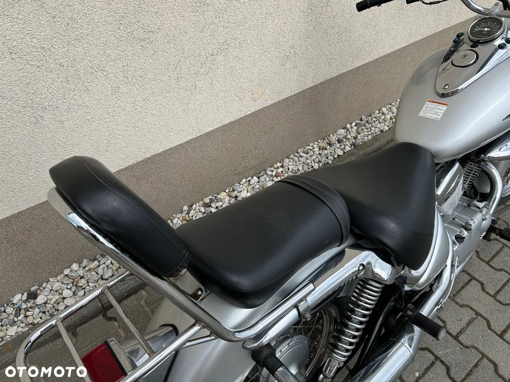 Suzuki Intruder - 20